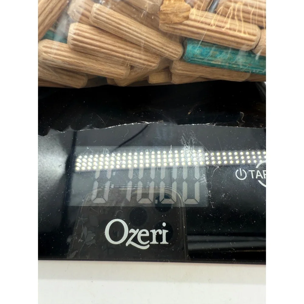 Wood Dowel Pin Lot, Shelf Pegs, 200 count 1 1/4